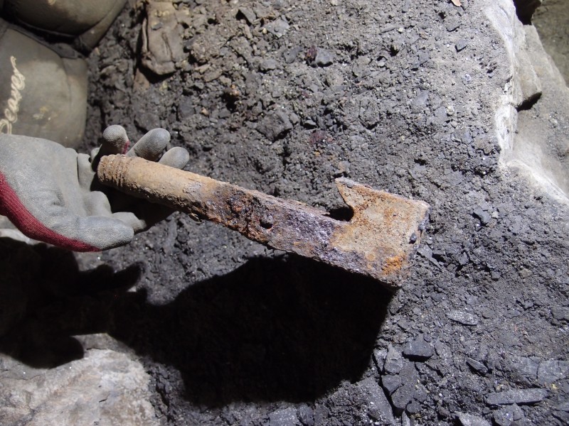 PB081493.JPG - Engine bed clamp or something else?