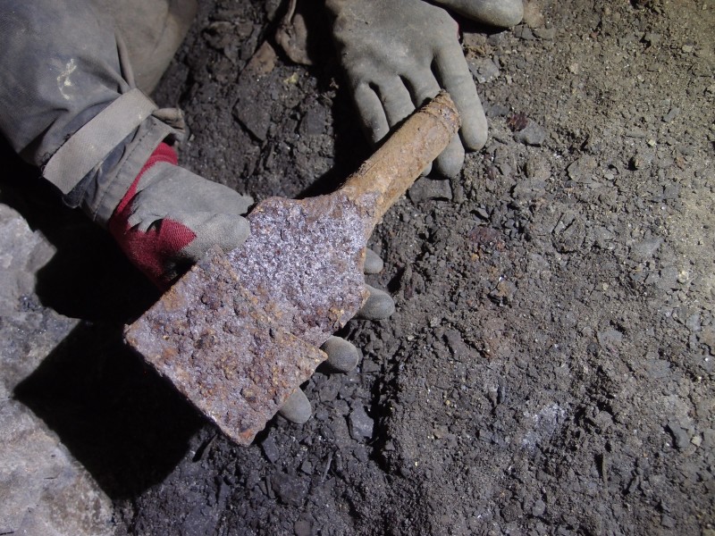 PB081495.JPG - Engine bed clamp or something else?