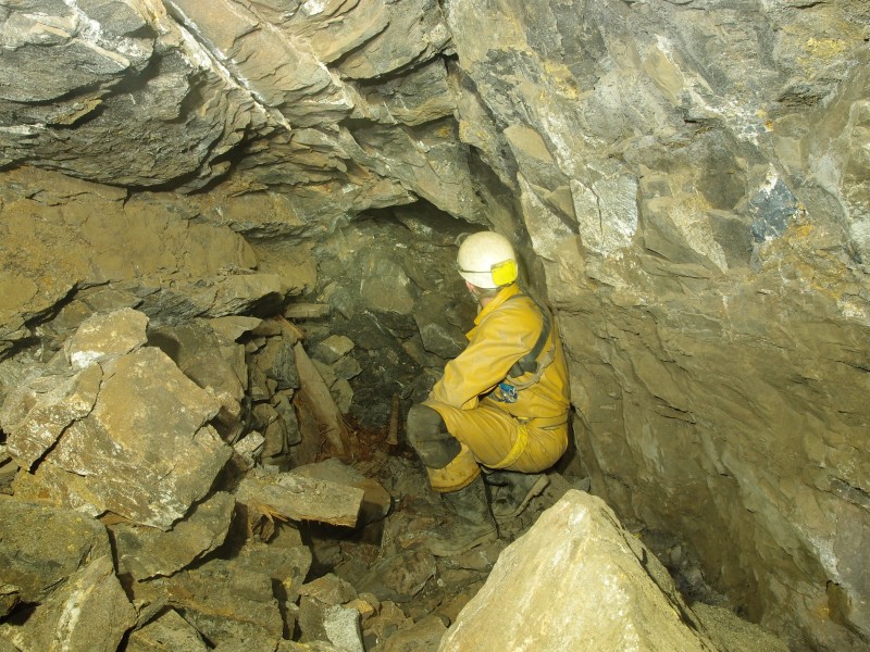 PB301809.JPG - Where we came from, Karli is obscuring the entrance. Not a nice roof.