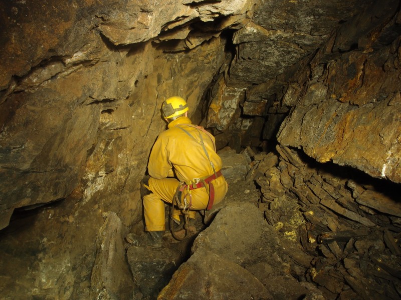 PB301810.JPG - The way on and more fractured roof.