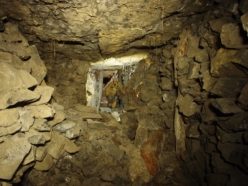 PB301826.JPG - Level looking away from the rise.