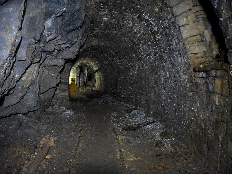 rgv18_passagenearhose1.jpg - View of the Rampgill Horse Level.