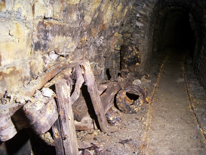 rgv24_trestle1.jpg - Wooden trestle and oil drums.