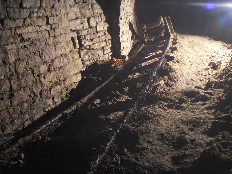 rgv30_heaveduprails4.jpg - Close up of the rails heaving up form the floor.