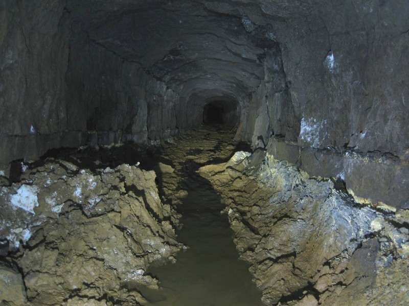 IMG_2712.jpg - Far side of the Rampgill Shaft, looking towards it.