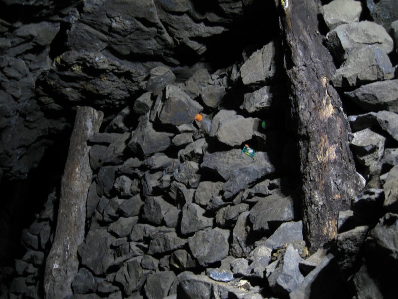 IMG_2314.jpg - A nicely framed wall, thoughtfully decorated with plastic drinks bottles and cartons.