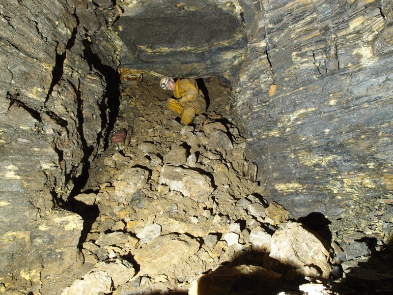 P2031823.JPG - Rise into the large stope, Rampgill Cross Vein, Southern Branch.