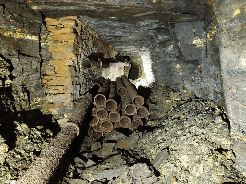 P2031829.JPG - Pipe stack on the Rampgill Cross Vein, Southern branch.