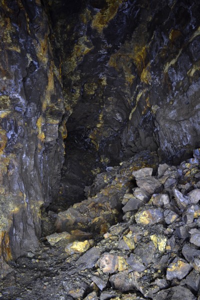 DSC_0239.JPG - Further in on the working above Rampgill Sun Vein, between the crosscut to it and Patterdale Vein. Photo by Karli.