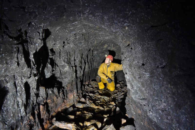 DSC_0253.JPG - Forehead of the crosscut passing through the Rampgill Sun Vein. Photo by Karli.