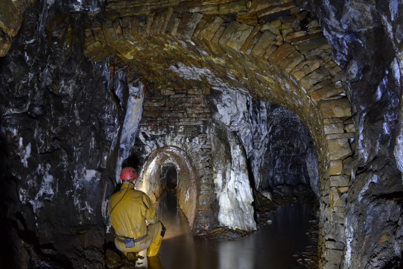 DSC_0262.JPG - Junction: left Sun Vein, right Morrah's Vein. Photo by Karli.