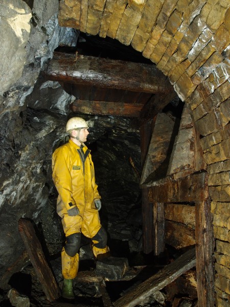 P1061460.JPG - Access hopper to the workings above Rampgill Sun Vein, between the crosscut to it and Patterdale Vein.