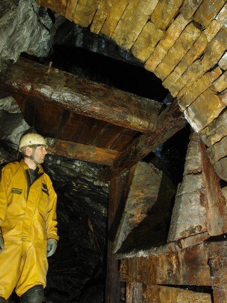 P1061461.JPG - Access hopper to the workings above Rampgill Sun Vein, between the crosscut to it and Patterdale Vein.
