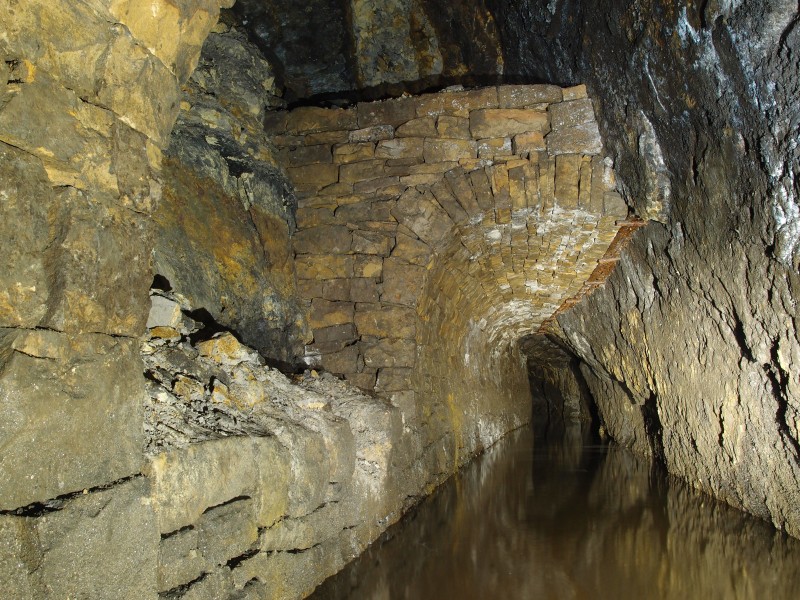 P1061465.JPG - Along the Patterdale Vein, looking south.