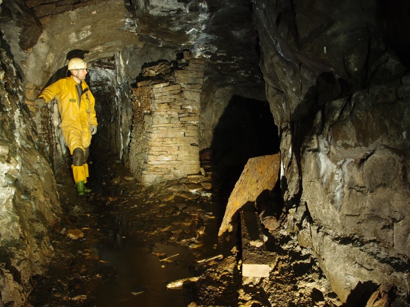 P1061503.JPG - Junction on Rampgill Horse Level with the crosscut to the Rampgill Sun Vein.