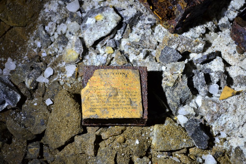 DSC_0685.JPG - Detonator instructions.