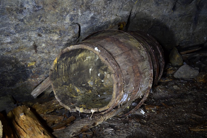 DSC_0696.JPG - Inside the barrel nearthe stone dressed sump.
