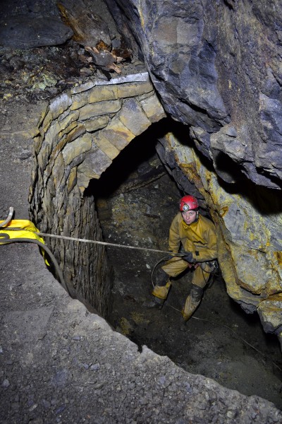 DSC_0698.JPG - Abseiling down the sump.