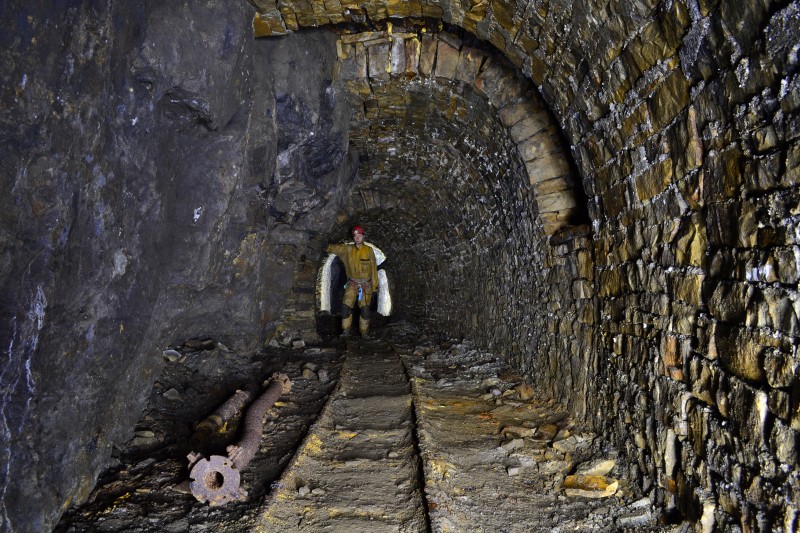 DSC_0705.JPG - Flexible air piping.