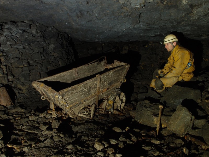 P4059971.JPG - Tub in a small flat. Photo by Mike.