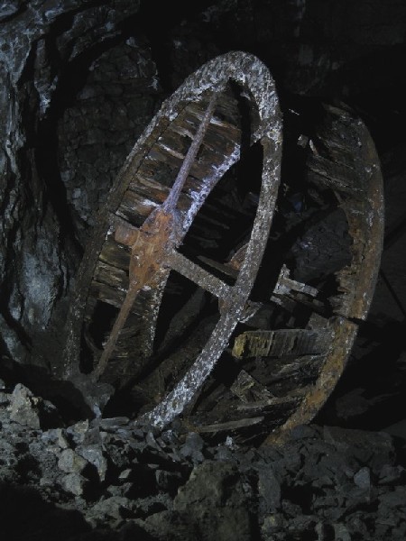 Img_5339.jpg - View of the horse gin from the rear.