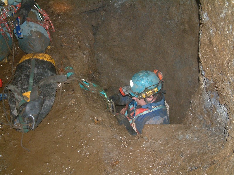 rg_charliedesent2.jpg - Charlie desending down.