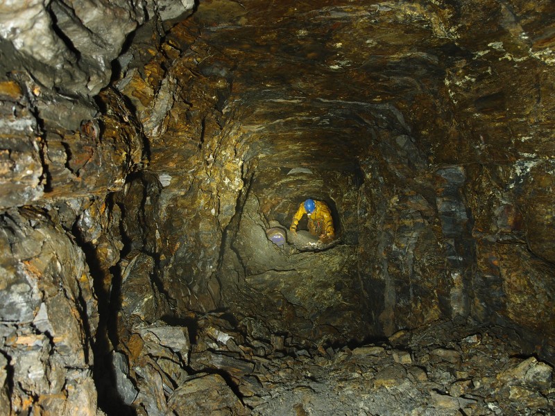 P8216657.JPG - State of the Pattinson Level crosscut before the first sump.