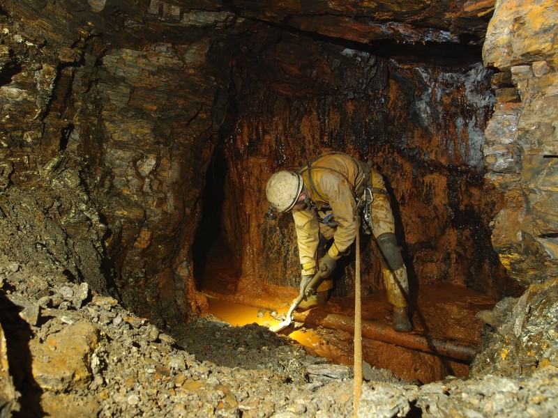 P8216658.JPG - Karli doing orche and water management.