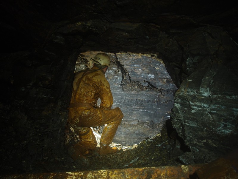 P8216678.JPG - Deep sump and chamber. This is the one that we think goes all the way down to the Rampgill Horse Level.