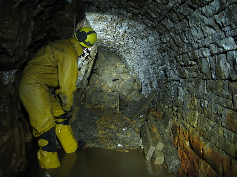 IMG_6137.JPG - A short distance from the second junction, past the dig the second fall can be seen. This is on the Rampgill Vein.