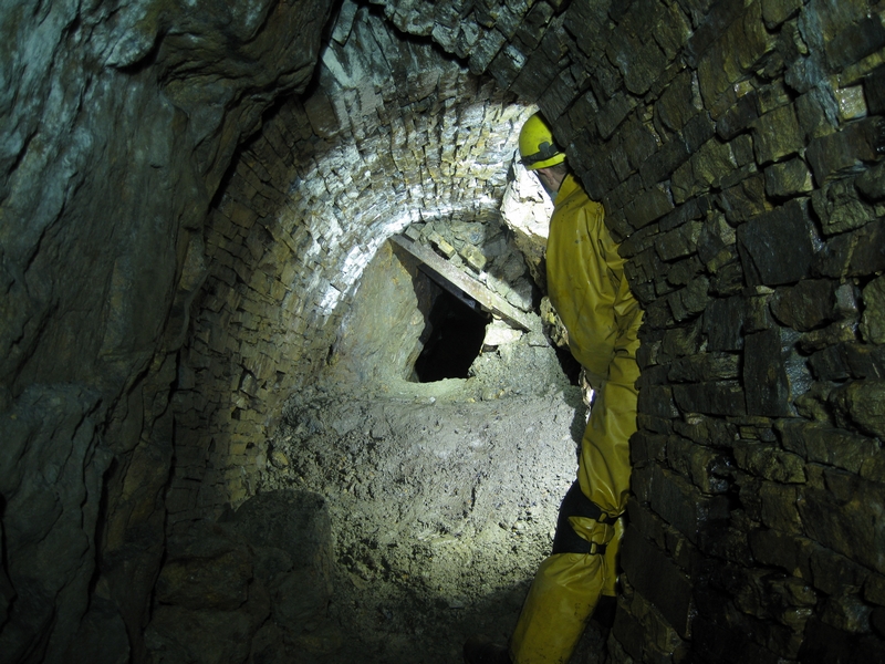 IMG_6146.JPG - The first dig on the Rampgill Vein branch of the Firestone Level.