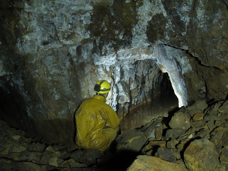 IMG_6150.JPG - Looking into the level that crosscuts to the Rampgill Sun Vein.