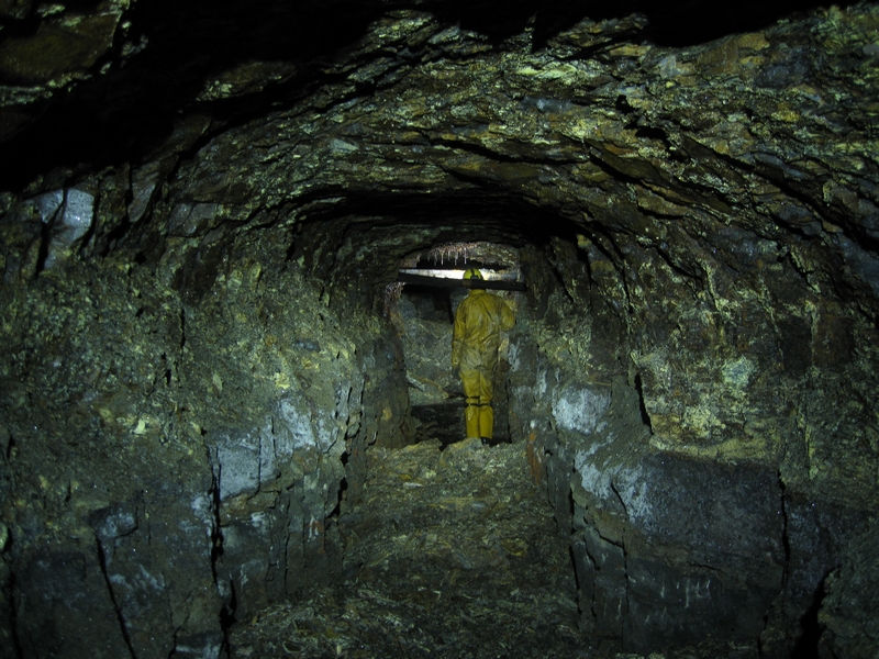 IMG_6164.JPG - Past the passing place the level deteriorated with a lot of falls.