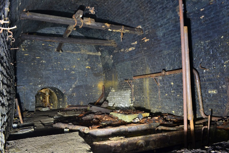 DSC_0865.JPG - No2 Shaft Engine room. Photo by Karli.