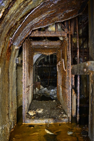 DSC_0874.JPG - Left cage on No1 Shaft. Photo by Karli.