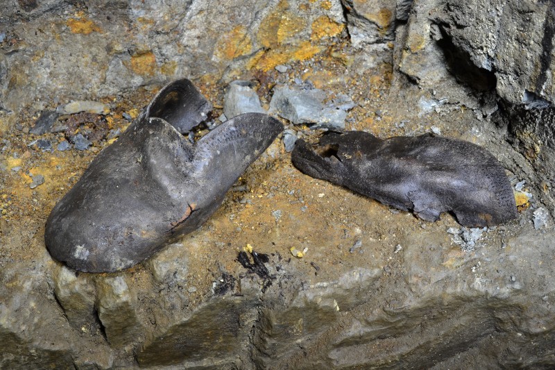 DSC_0881.JPG - Boot remains, No2 Shaft engine room. Photo by Karli.