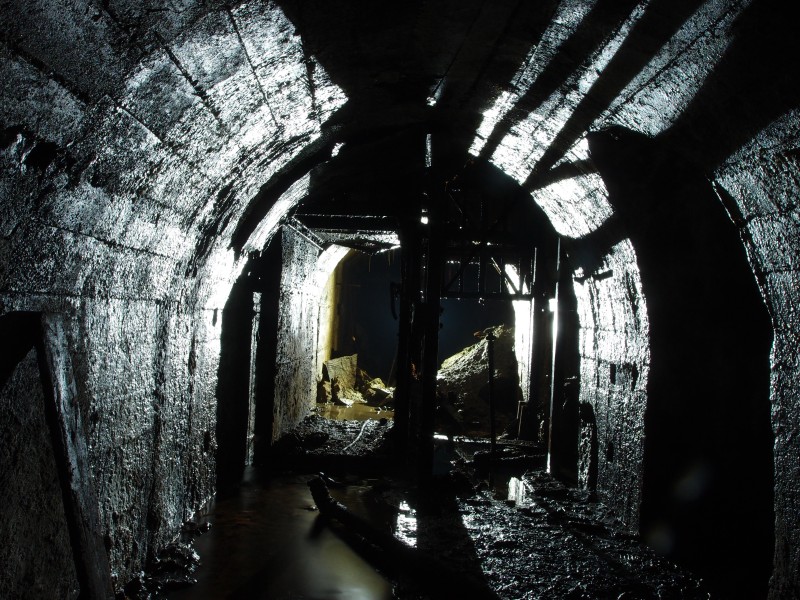 P5253036.JPG - Looking across No 1 Shaft.