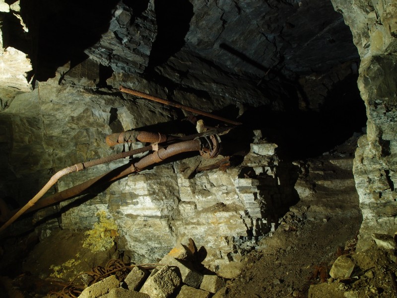 P5253051.JPG - Pipework and entrance into the engine room for No2 Shaft.