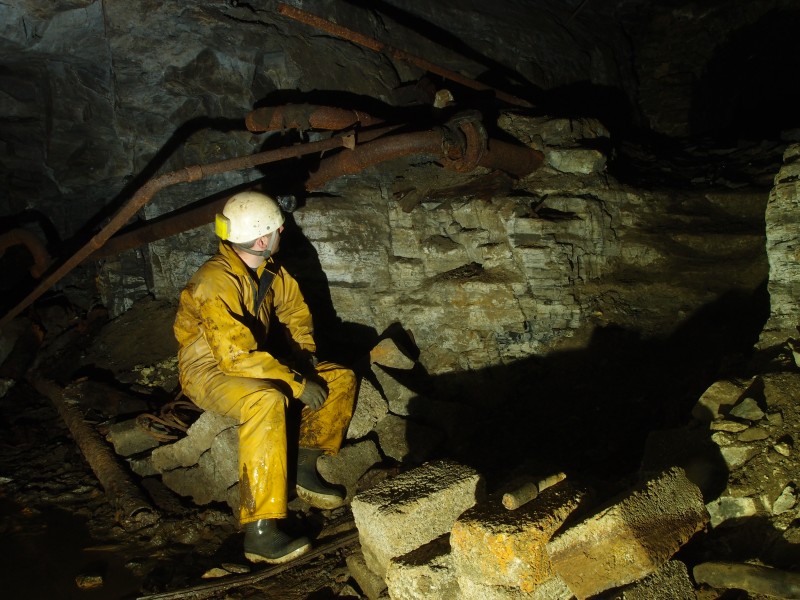 P5253052.JPG - Pipework and entrance into the engine room for No2 Shaft.