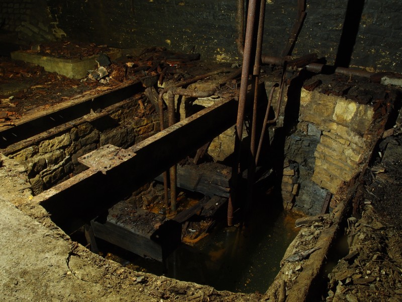 P5253056.JPG - No2 Shaft.