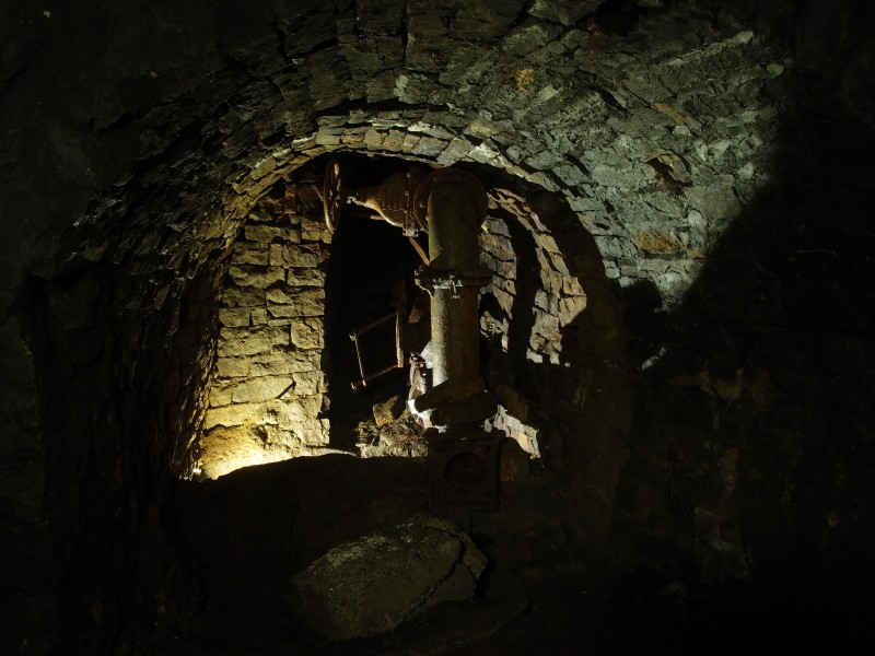 P5253064.JPG - Valves in alcove, pipes going up to Middle Level via rise. No2 Shaft engine room.