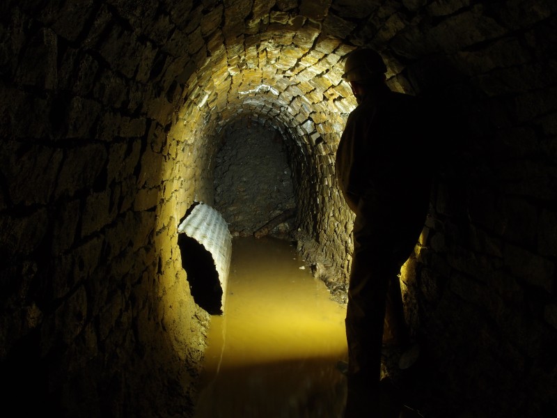 P5253092.JPG - Fall on the north east branch. End of the line after 50m or so.