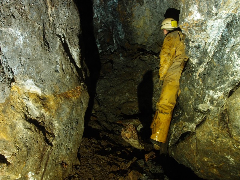 P5253093.JPG - Collapsed rise on the north east branch.