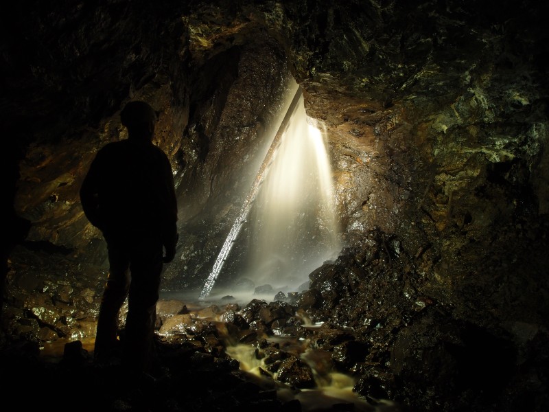 P5253118.JPG - Wet rise at Victoria Vein.