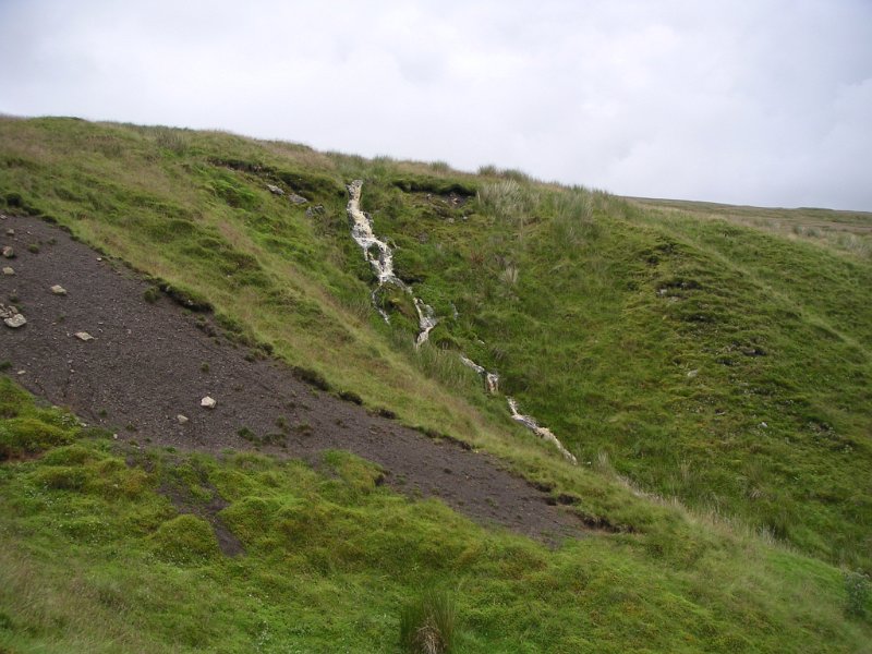 sh_toplev_dumps2.jpg - Some of the spoil around the top level.