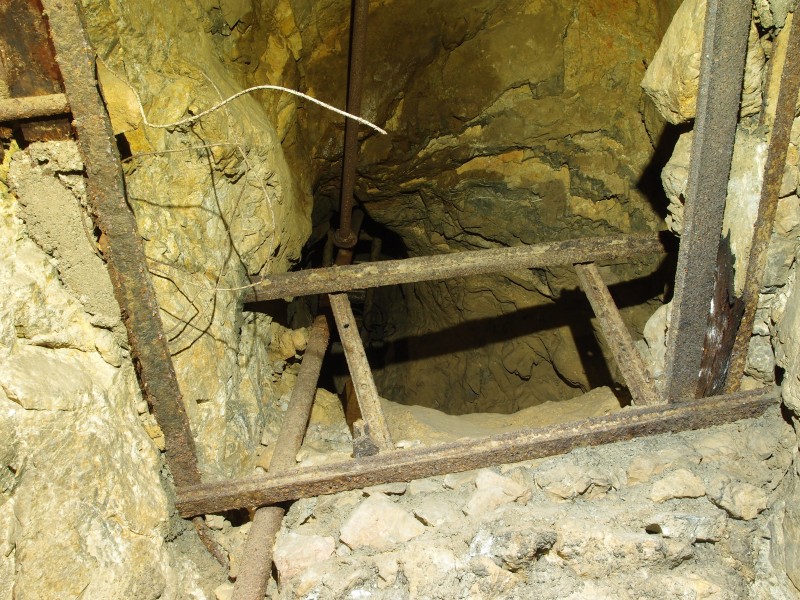 P6049379.JPG - Old hopper. This is looking up.