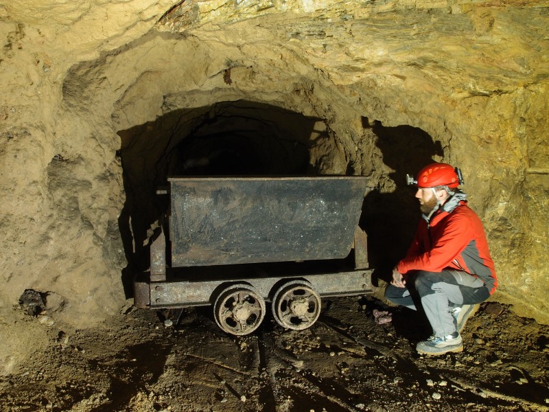 P6049381.JPG - Tubs !!!!! At the bottom of the decline. This is from the 1950's.