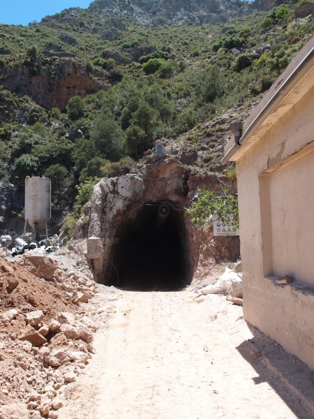 P6049426.JPG - The main adit to the mine, just inside this is the processing plant.