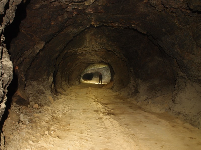 P6049452.JPG - Main haulage level.