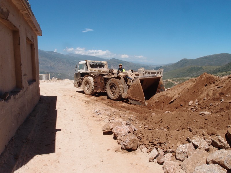 P6049460.JPG - Scooptram, paused for a photo.